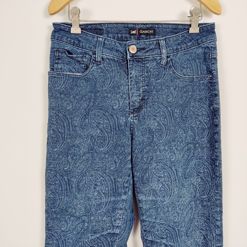 Lee Classis Fit Women's Paisley Print Jeans Size 6 Blue Denim Pants